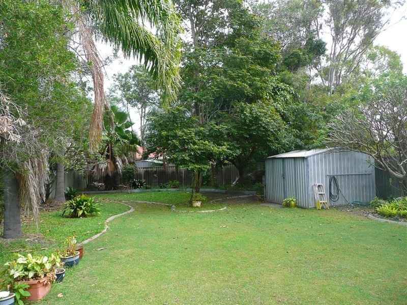 3 Binnacle Court, Mermaid Waters QLD 4218