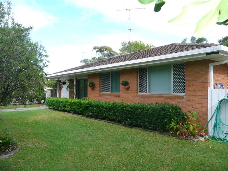 3 Binnacle Court, Mermaid Waters QLD 4218