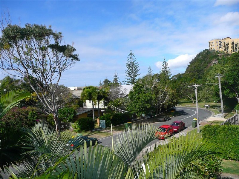 6  Petrel Avenue, Mermaid Beach QLD 4218