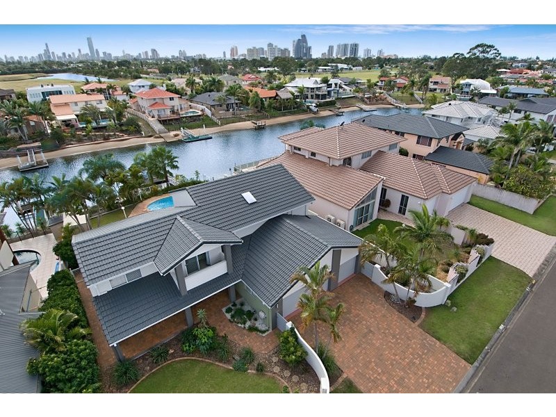 30 Cessnock Close, Mermaid Waters QLD 4218