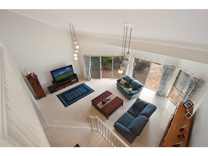 30 Cessnock Close, Mermaid Waters QLD 4218
