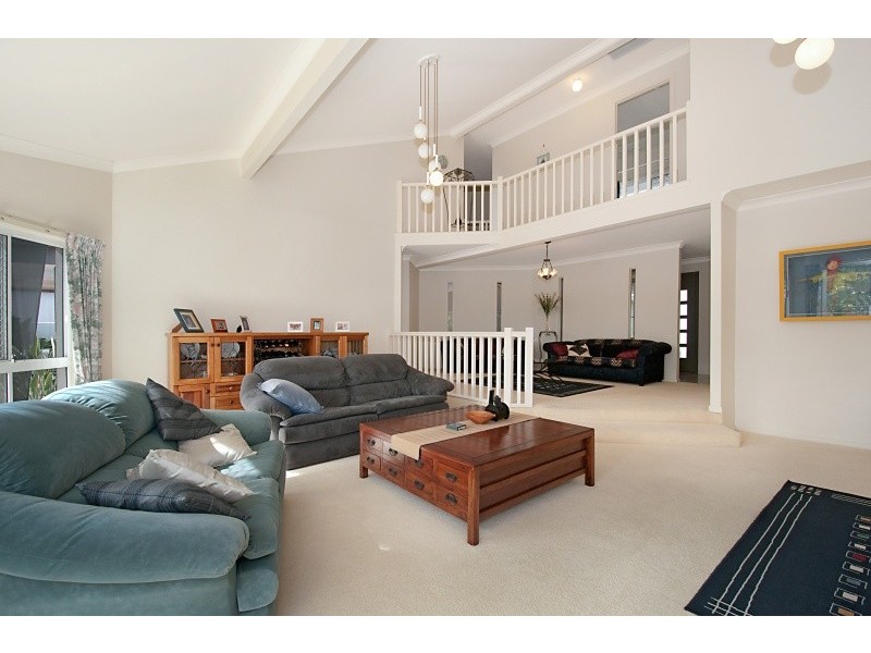 30 Cessnock Close, Mermaid Waters QLD 4218