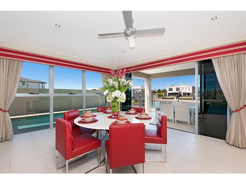 4 Middle Quay Drive, Biggera Waters QLD 4216