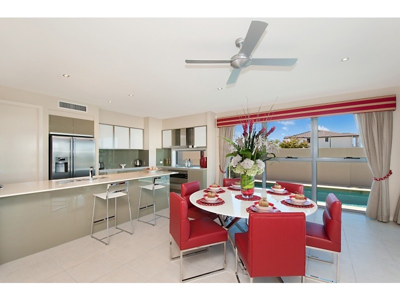 4 Middle Quay Drive, Biggera Waters QLD 4216