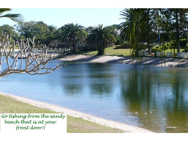 2/41 Karbunya Street, Mermaid Waters QLD 4218