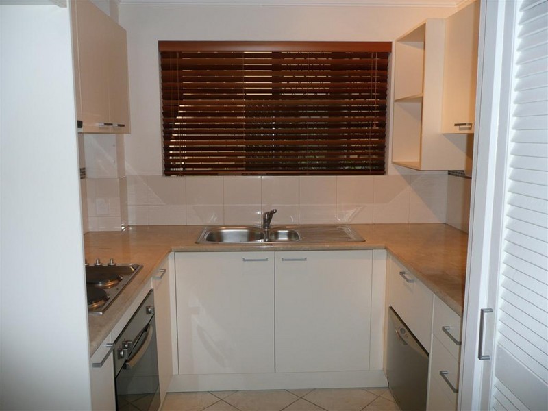 2/41 Karbunya Street, Mermaid Waters QLD 4218