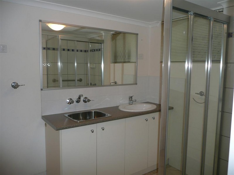 2/41 Karbunya Street, Mermaid Waters QLD 4218