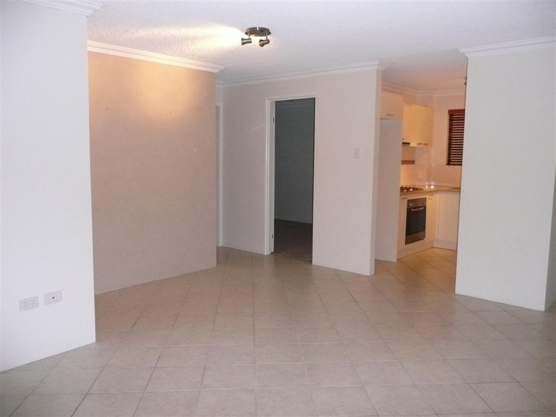 2/41 Karbunya Street, Mermaid Waters QLD 4218