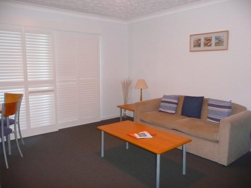 38 Petrel Avenue, Mermaid Beach QLD 4218
