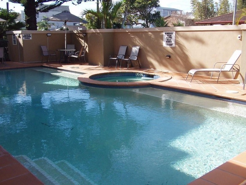 38 Petrel Avenue, Mermaid Beach QLD 4218