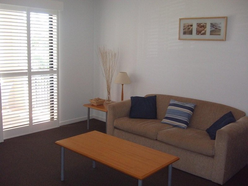 38 Petrel Avenue, Mermaid Beach QLD 4218