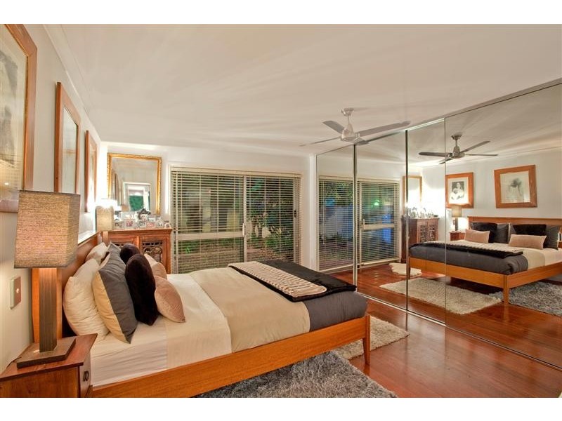 2 The Lido, Isle Of Capri QLD 4217
