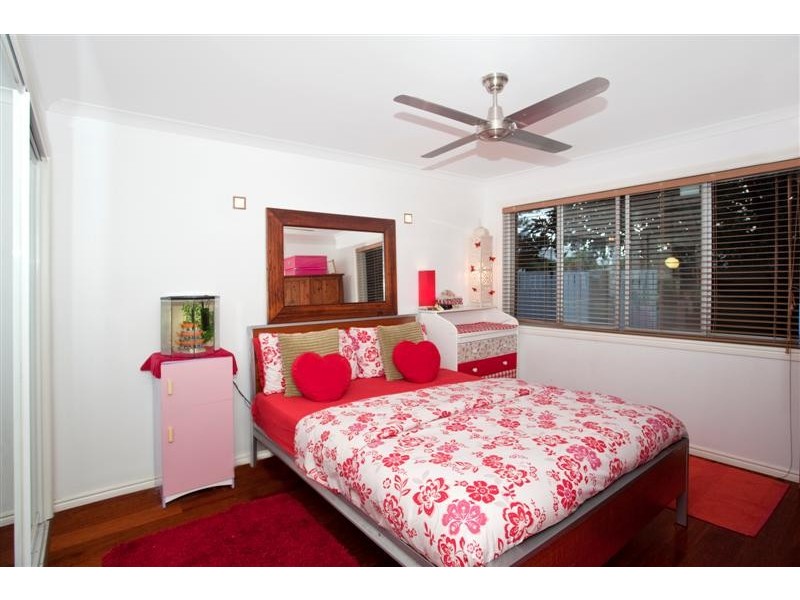 2 The Lido, Isle Of Capri QLD 4217
