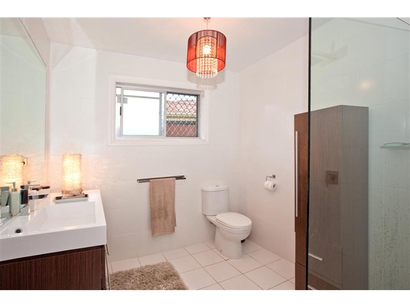 2 The Lido, Isle Of Capri QLD 4217
