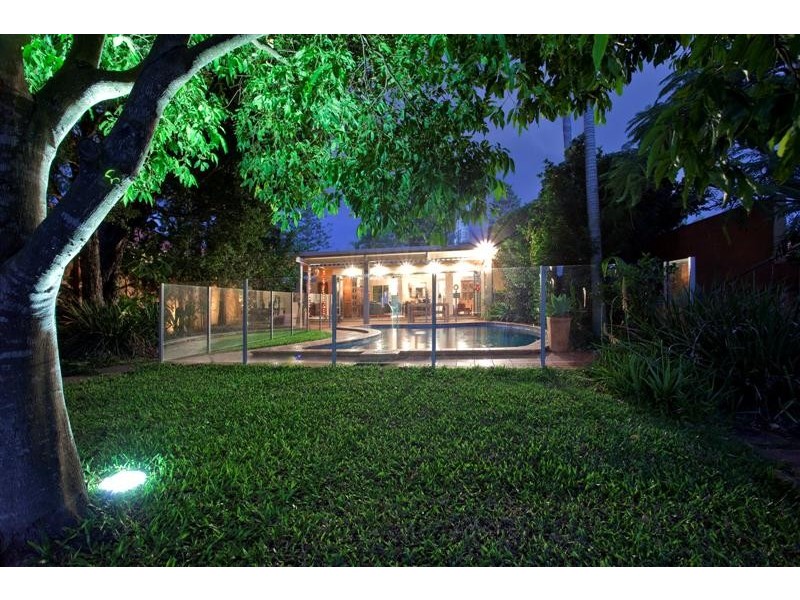 2 The Lido, Isle Of Capri QLD 4217