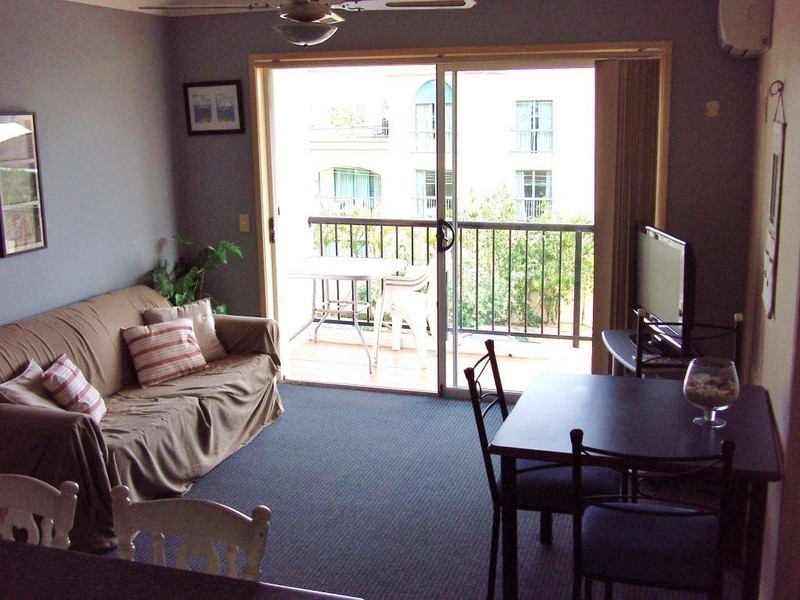 15 Surf Street, Mermaid Beach QLD 4218