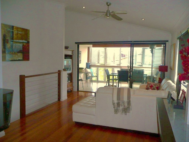 1/51 Dolphin Avenue, Mermaid Beach QLD 4218