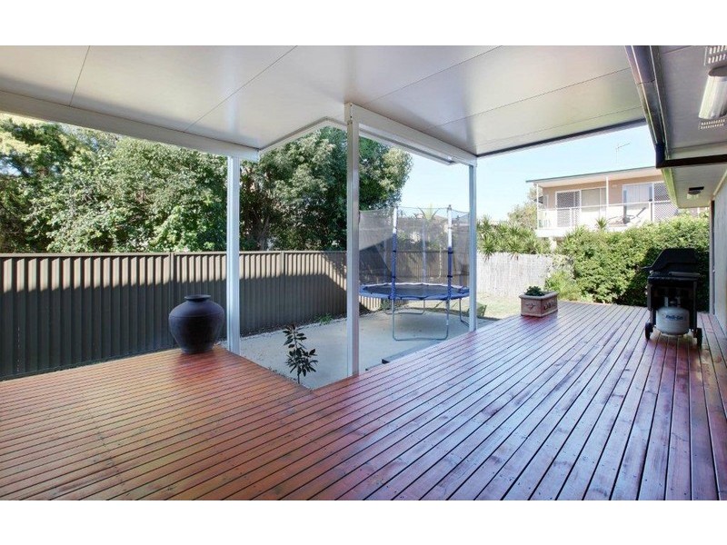 31 Albicore Street, Mermaid Waters QLD 4218