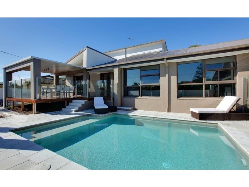 31 Albicore Street, Mermaid Waters QLD 4218