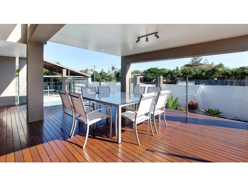 31 Albicore Street, Mermaid Waters QLD 4218
