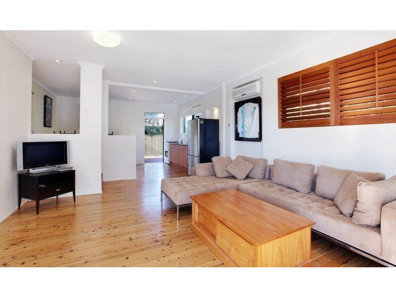 31 Albicore Street, Mermaid Waters QLD 4218