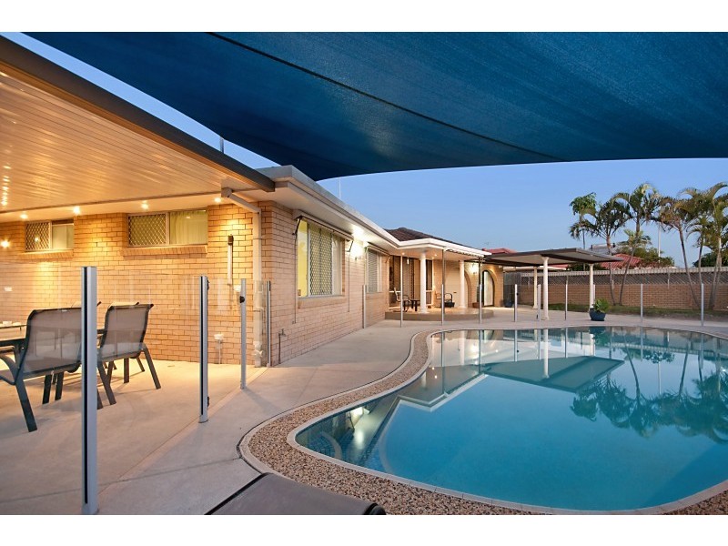 21 Fairsky Avenue, Mermaid Waters QLD 4218