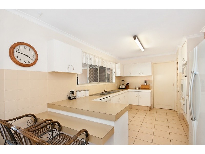 21 Fairsky Avenue, Mermaid Waters QLD 4218