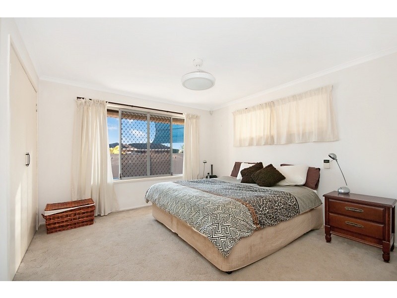 21 Fairsky Avenue, Mermaid Waters QLD 4218