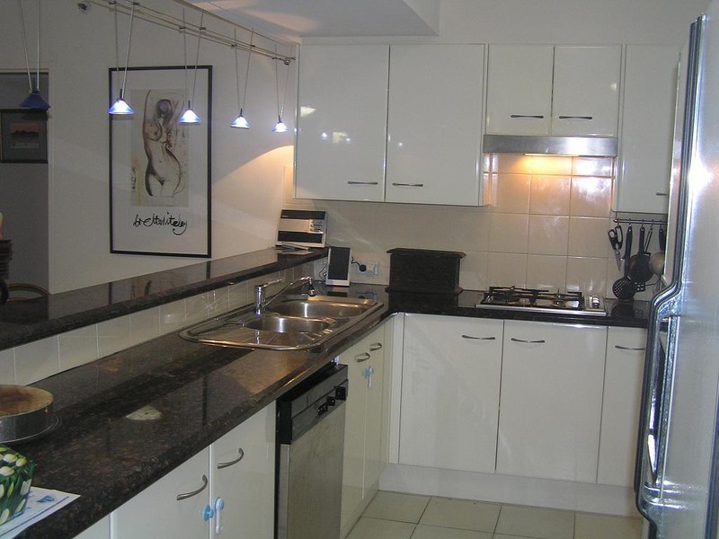 77 Pacific Avenue, Main Beach QLD 4217