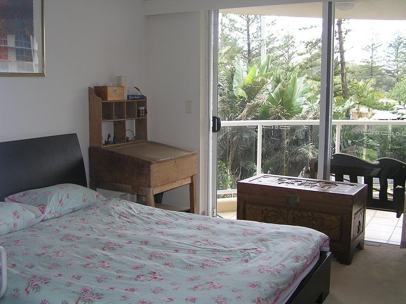 77 Pacific Avenue, Main Beach QLD 4217