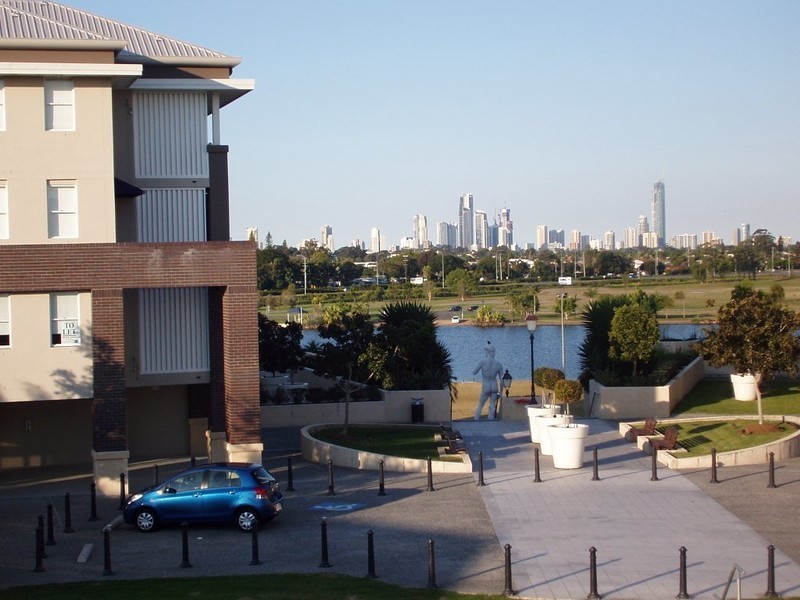 3027 The Boulevard, Carrara QLD 4211