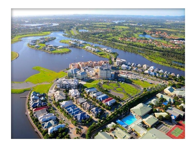 3027 The Boulevard, Carrara QLD 4211