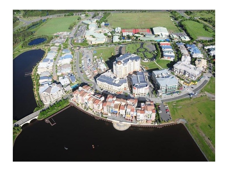 3027 The Boulevard, Carrara QLD 4211