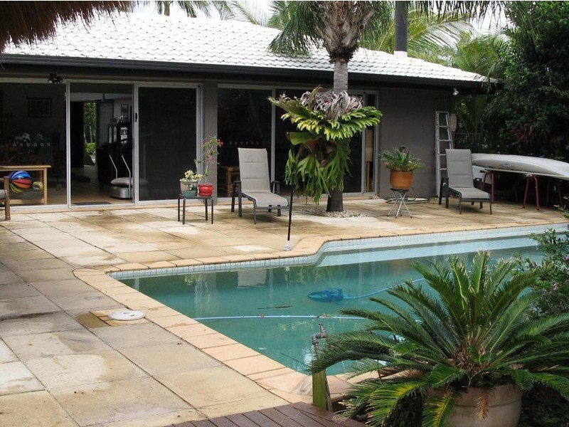 30 Karina Crescent, Broadbeach Waters QLD 4218