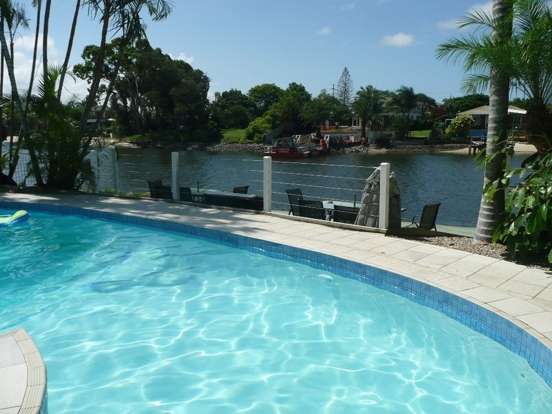 Unit @ 11 Eady Avenue, Broadbeach Waters QLD 4218