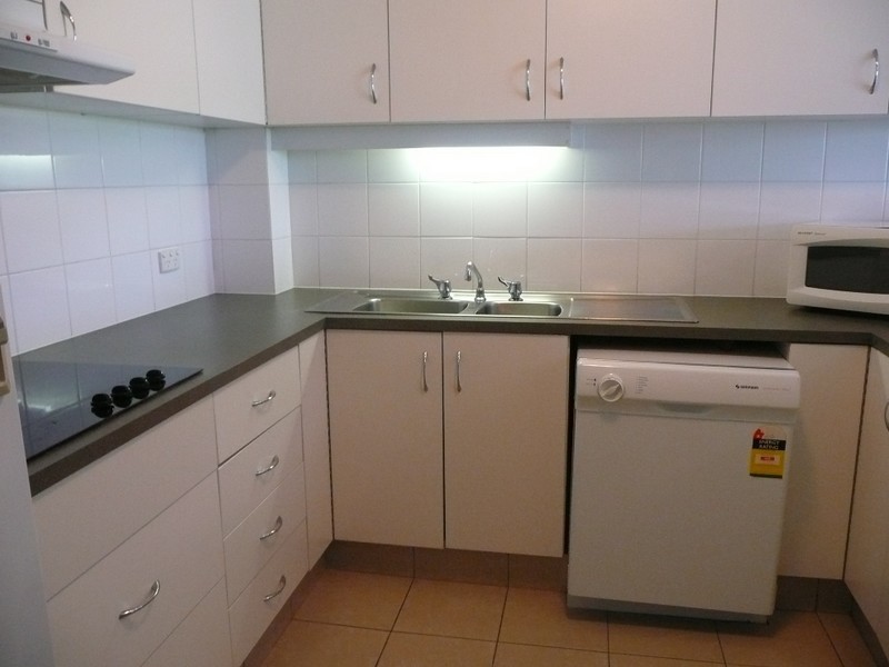 Unit @ 11 Eady Avenue, Broadbeach Waters QLD 4218