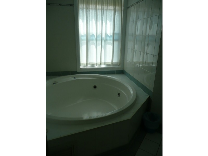 Unit @ 11 Eady Avenue, Broadbeach Waters QLD 4218