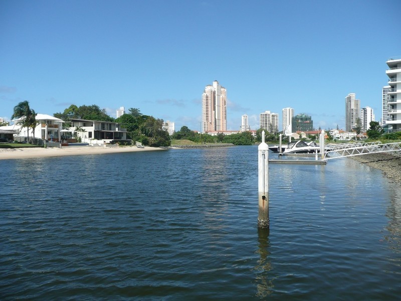 Unit @ 11 Eady Avenue, Broadbeach Waters QLD 4218