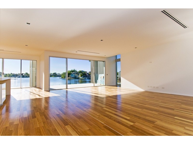 37 Martinique Way, Clear Island Waters QLD 4226
