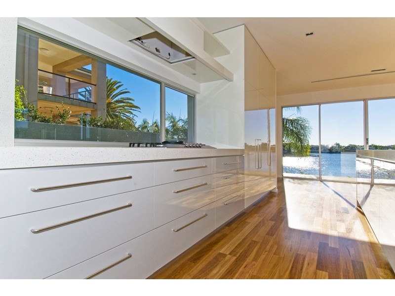 37 Martinique Way, Clear Island Waters QLD 4226