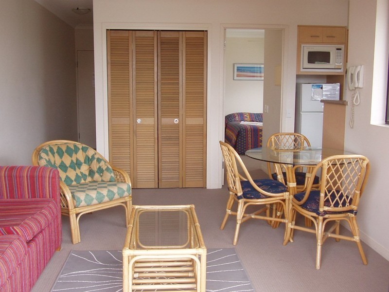 40 Ventura Road, Mermaid Beach QLD 4218