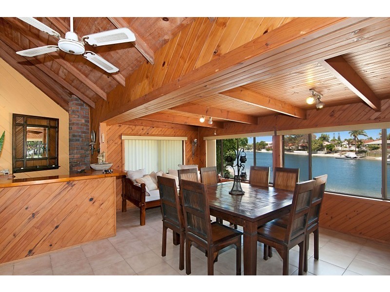 1 Sundowner Court, Mermaid Waters QLD 4218