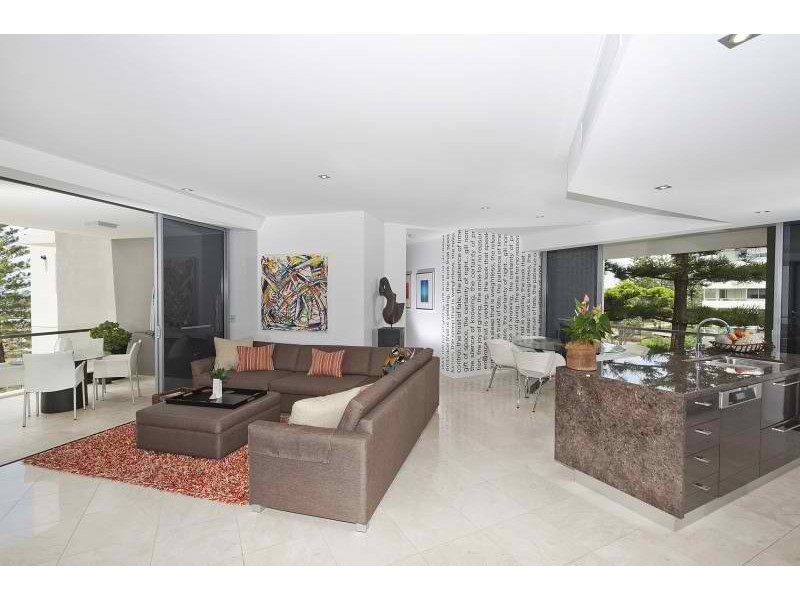 302/ 200 The Esplanade, Burleigh Heads QLD 4220