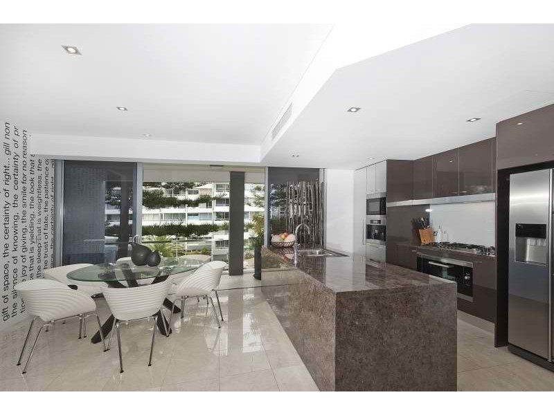 302/ 200 The Esplanade, Burleigh Heads QLD 4220