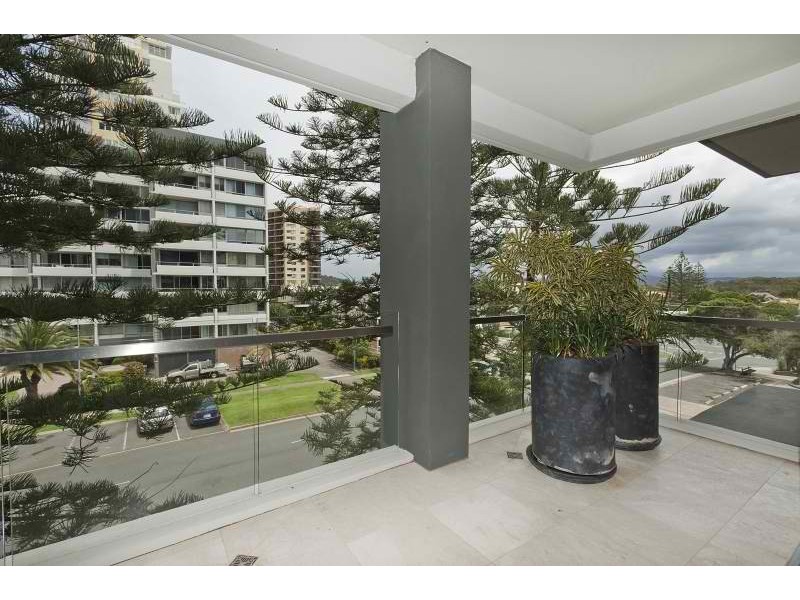302/ 200 The Esplanade, Burleigh Heads QLD 4220