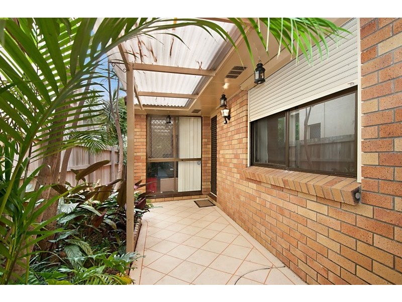 32 Dawn Parade, Miami QLD 4220