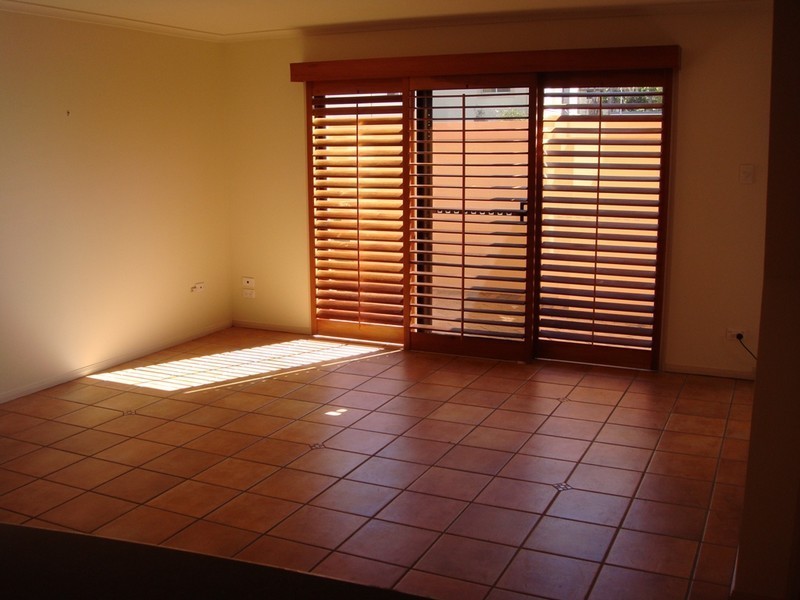 2/ 12 Lavarack Road, Mermaid Beach QLD 4218