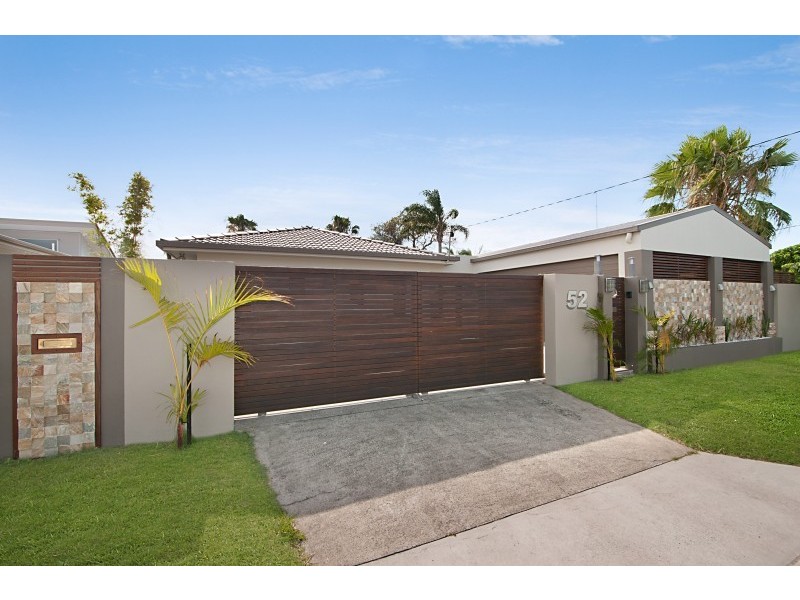 52 Alec Avenue, Mermaid Waters QLD 4218