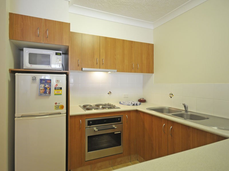 38 Petrel Avenue, Mermaid Beach QLD 4218