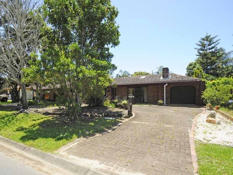 28 Larch Street, Tallebudgera QLD 4228